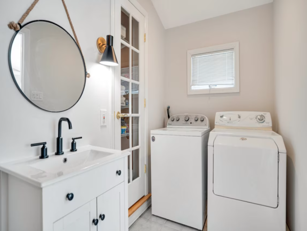 Hampton Bay Luxurious Retreat - Your Perfect Getaway